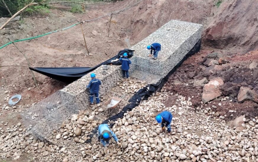 Gaviones y geotextil refuerzan sector Ojo del Agua
