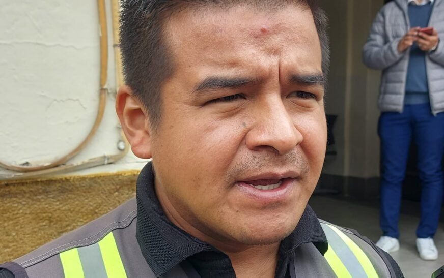 Llovizna ayuda a sofocar incendio en Calderilla Grande
