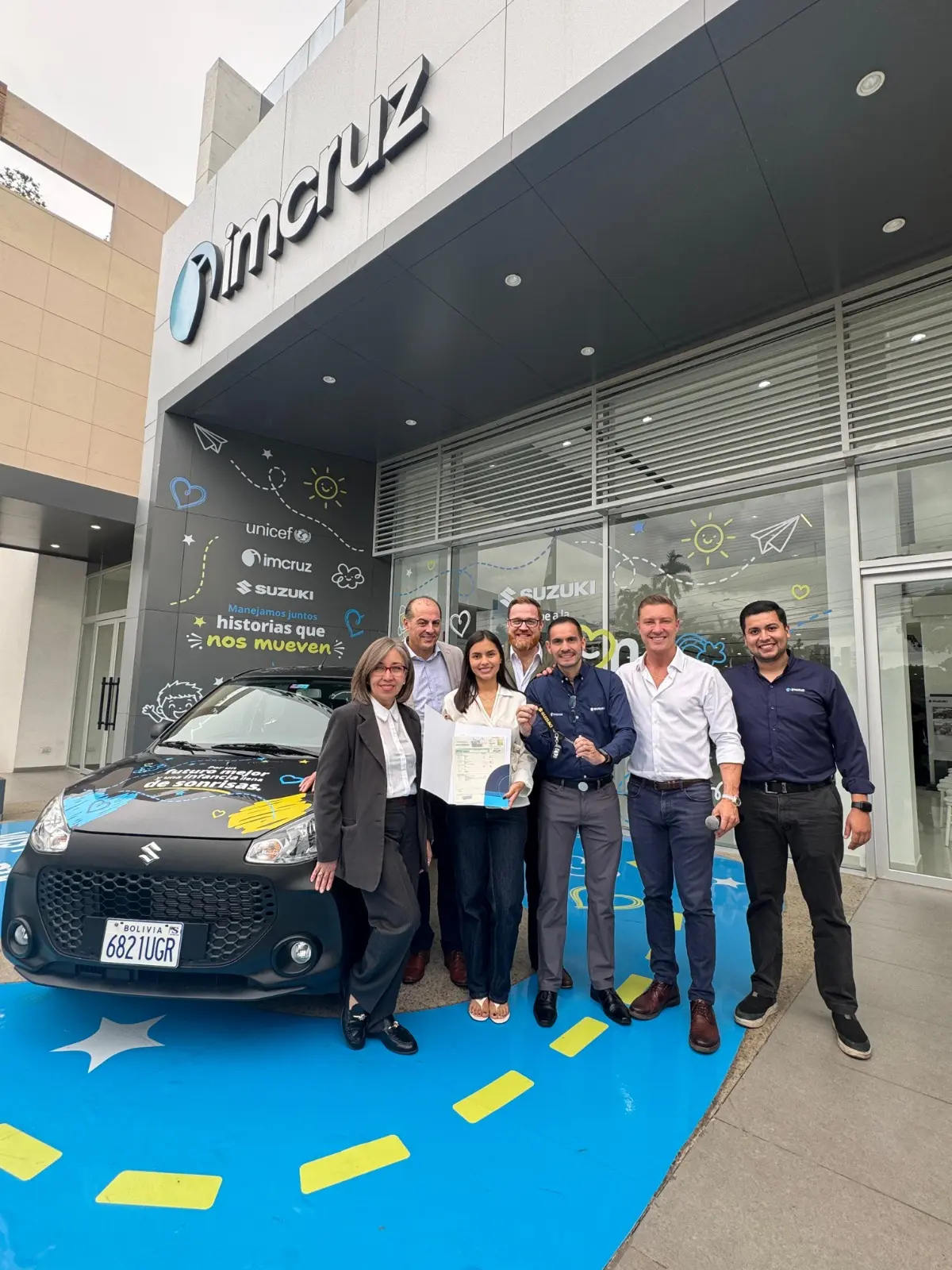 Imcruz y Suzuki entregan vehículo por Teletón de UNICEF