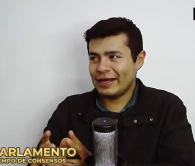 Camino al Cambio propone sanear leyes y reducir escaños