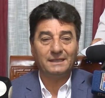 Alcalde propone segunda pista para evitar cierre del aeropuerto