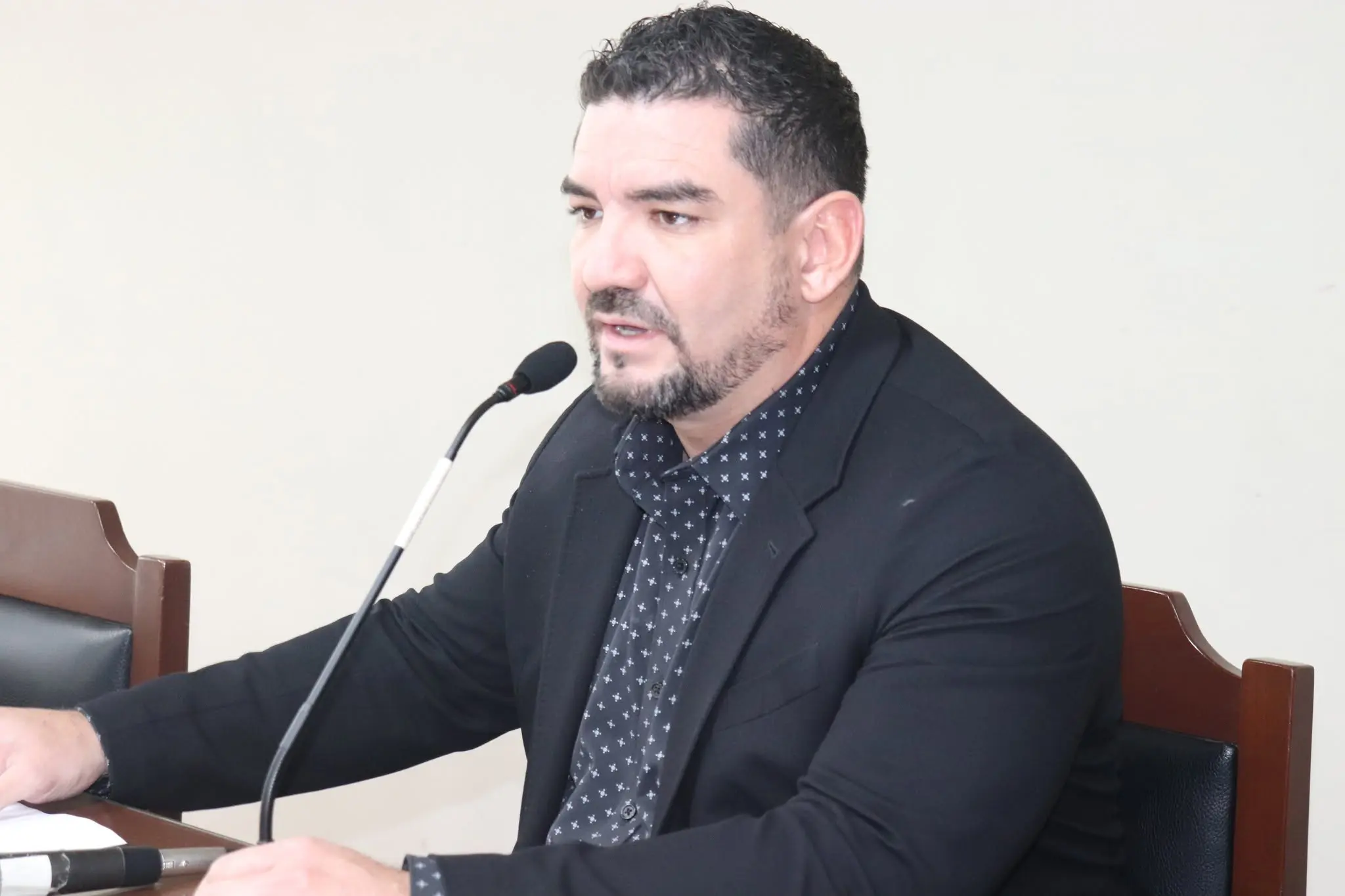 Aldo Quezada renuncia a la presidencia del TDJ cruceño