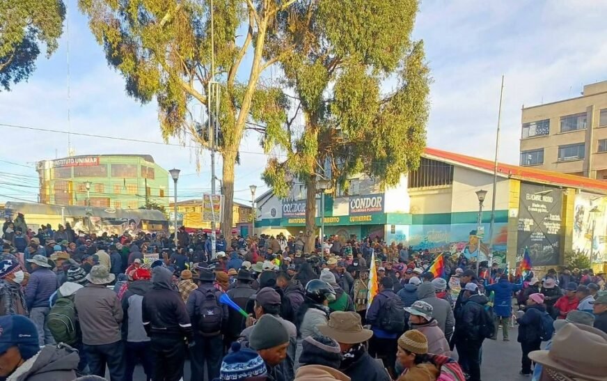 SIP alerta por ataques a prensa durante bloqueos en Bolivia