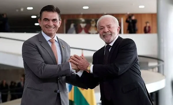 Rodrigo Paz felicita a Lula por su victoria