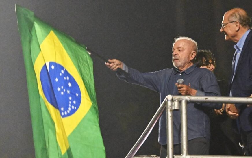 Lula logra un cuarto mandato tras vencer a Flávio Bolsonaro