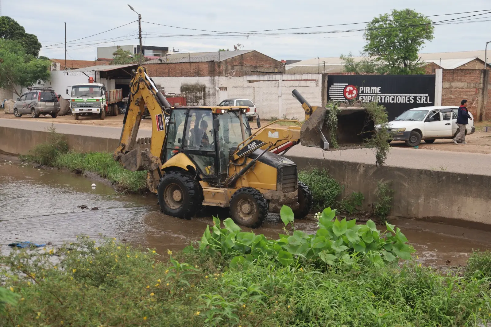 Alcaldía limpia 2.000 metros del canal sexto anillo Suroeste
