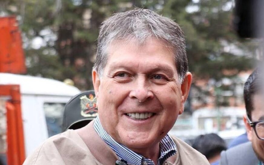 Ministro afirma que sus actos se ajustan a la ley