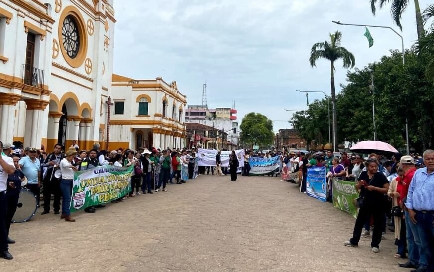 Maestros rurales rompen diálogo y se declaran en emergencia