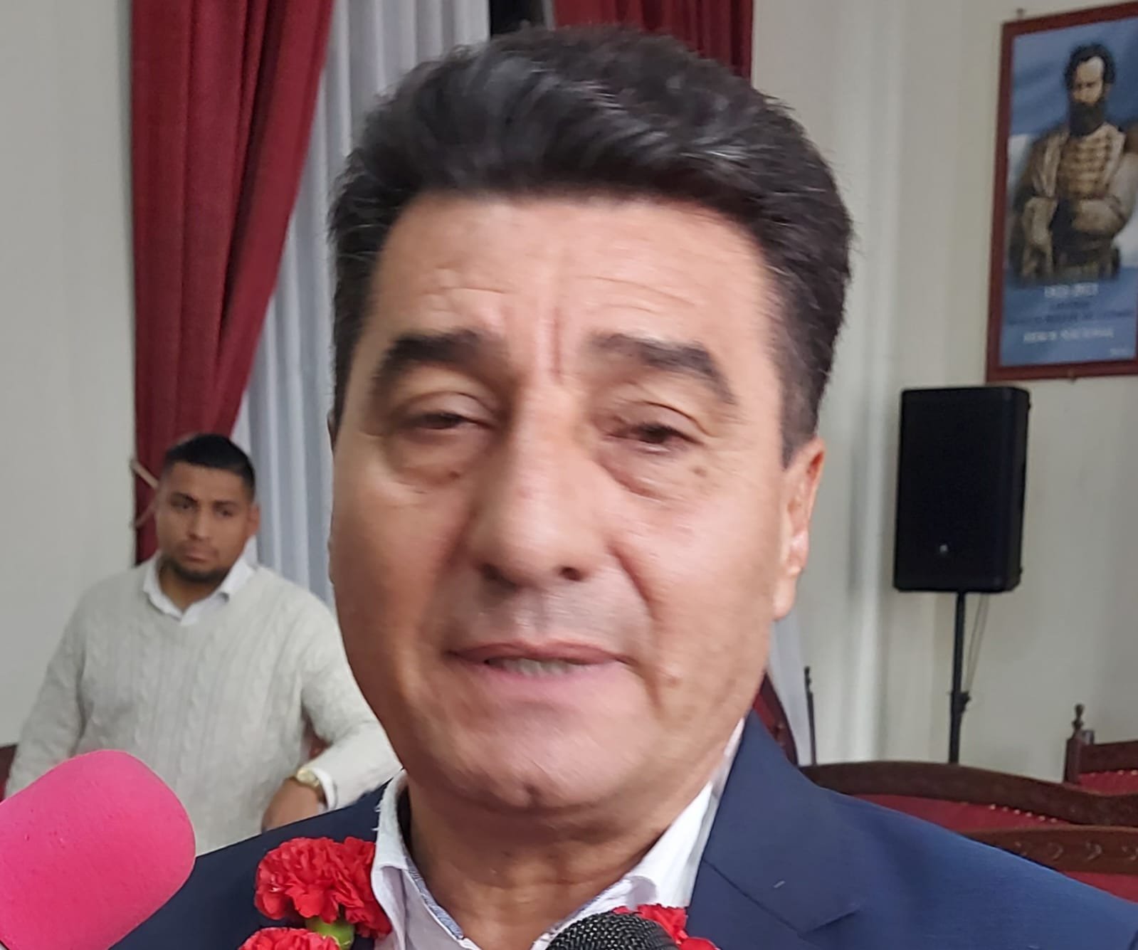 Alcalde viaja a China para ver micros eléctricos